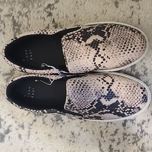 New A New Day Slip ons women's 7
